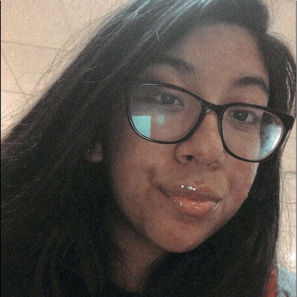 Meet your Posher, Nathalie - Picture 1 of 1